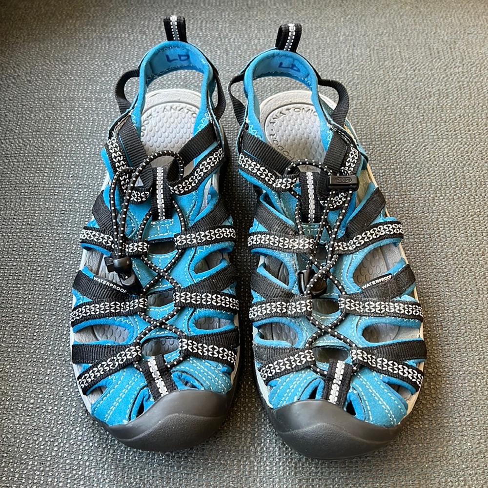 Keen Whisper Sandals Women’s 7 Blue Black Like New